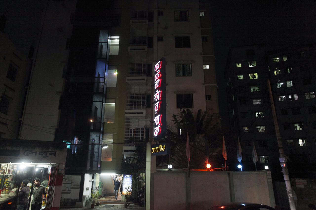 Hotel Star Park Dakhin Kattali Kültér fotó